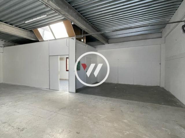 Local Commercial location à Marseille, Aubagne