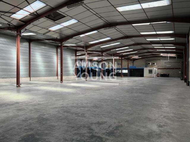 Local Commercial location à Saint-Denis, Aubervilliers