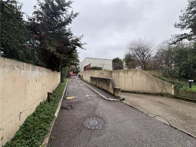 Local Commercial location à Saint-Denis, Aubervilliers