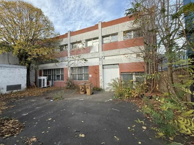 Local Commercial location à Saint-Denis, Aubervilliers