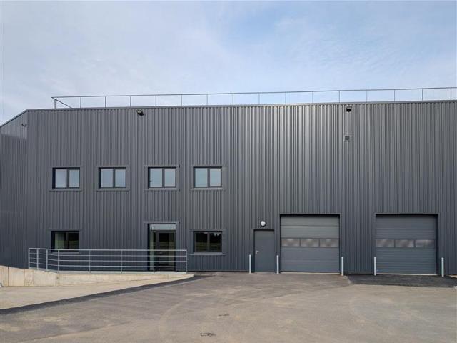 Local Commercial location à Bédée