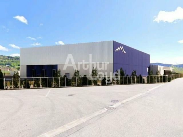 Local Commercial location à Chambéry, Belmont-tramonet
