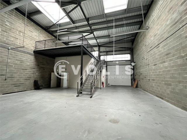 Local Commercial location à Bordeaux, Beychac-et-caillau