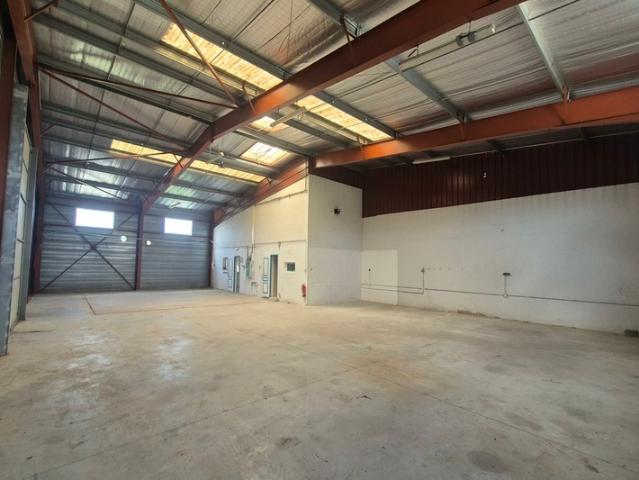 Local Commercial location à Béziers, Villeneuve-lès-béziers