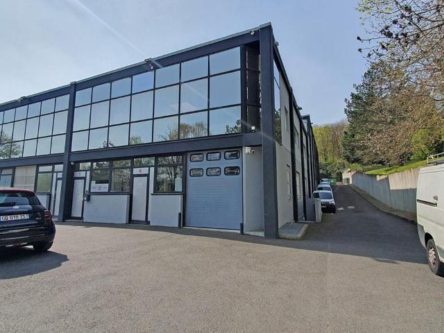 Local Commercial location à Palaiseau, Bièvres