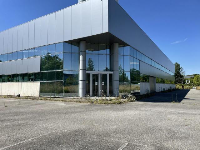 Local Commercial location à Versailles, Bois-d'arcy