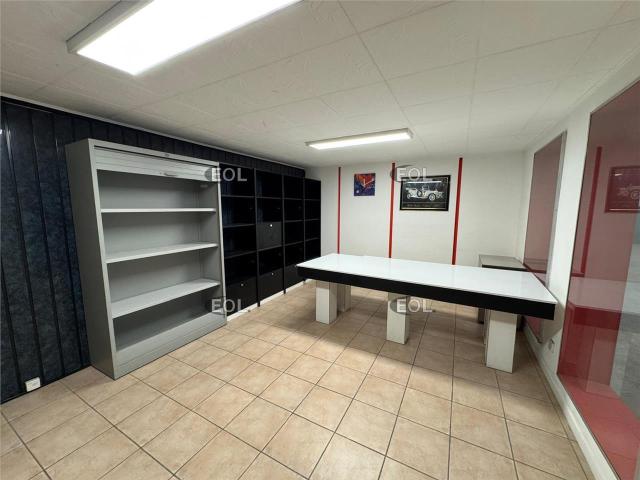 Local Commercial location à Torcy, Brie-comte-robert