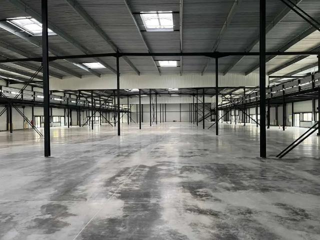 Local Commercial location à Versailles, Buc
