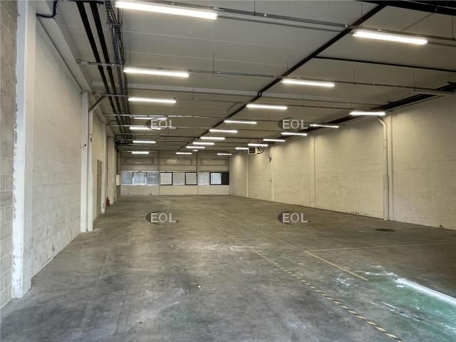 Local Commercial location à Pontoise, Neuville-sur-oise