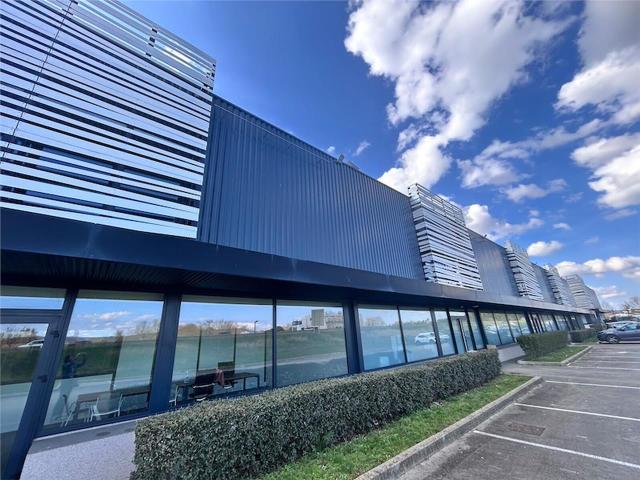 Local Commercial location à Bourg-en-Bresse, Tossiat