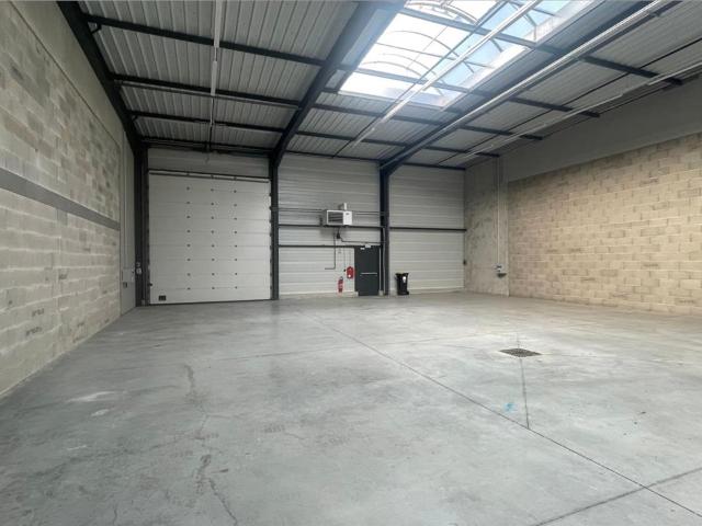 Local Commercial location à Bourg-en-Bresse, Certines