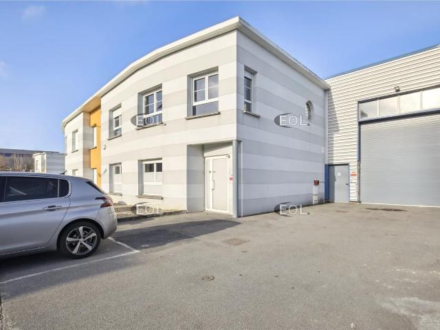 Local Commercial location à Senlis, Chambly