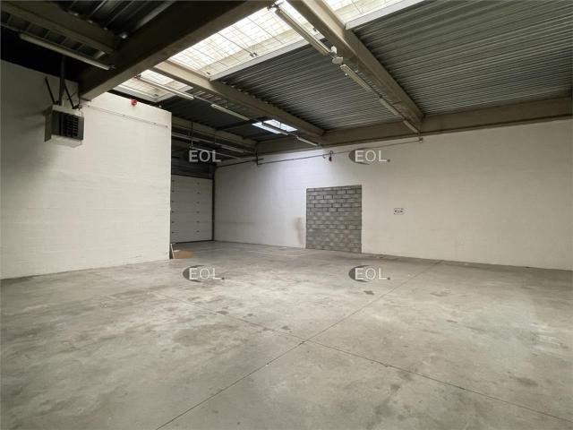 Local Commercial location à Senlis, Chambly