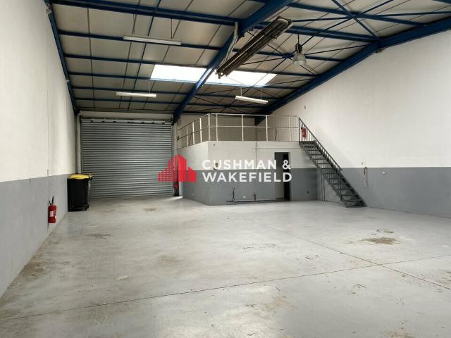 Local Commercial location à Toulouse, Colomiers