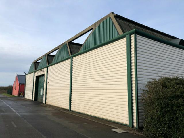 Local Commercial location à Coquelles, Pas-de-Calais