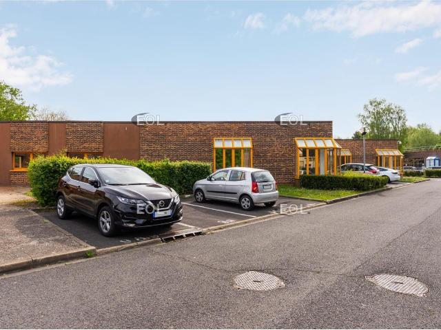 Local Commercial location à Torcy, Croissy-beaubourg
