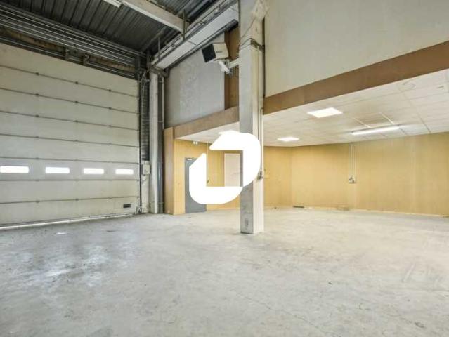 Local Commercial location à Le Cygne d'Enghien, Épinay-sur-Seine