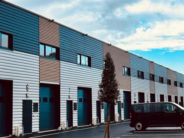 Local Commercial location à Saint-Denis, Epinay-sur-seine