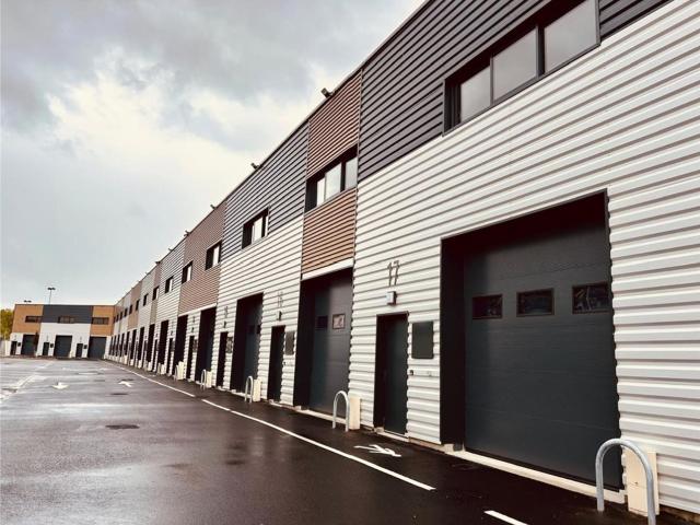 Local Commercial location à Saint-Denis, Epinay-sur-seine