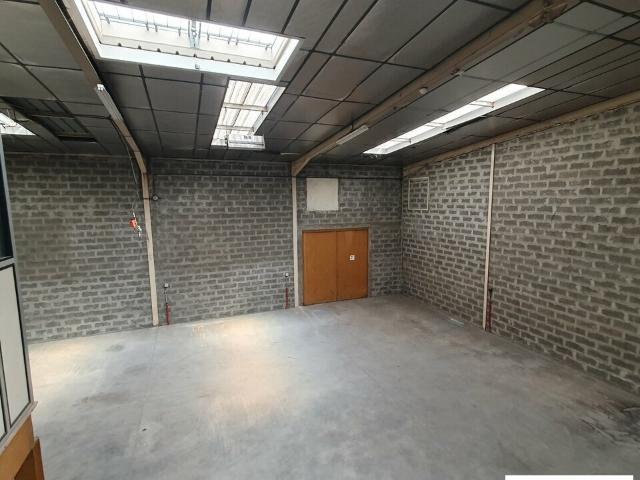 Local Commercial location à Grenoble, Eybens