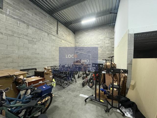 Local Commercial location à Bordeaux, Eysines