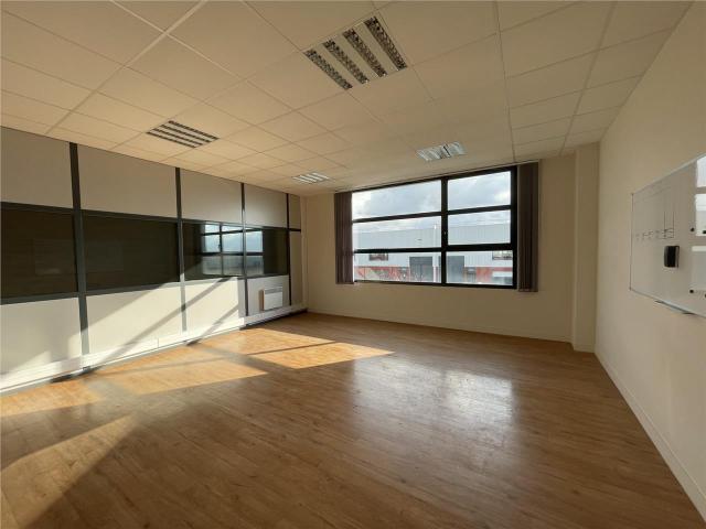 Local Commercial location à Chartres, Eure-et-Loir