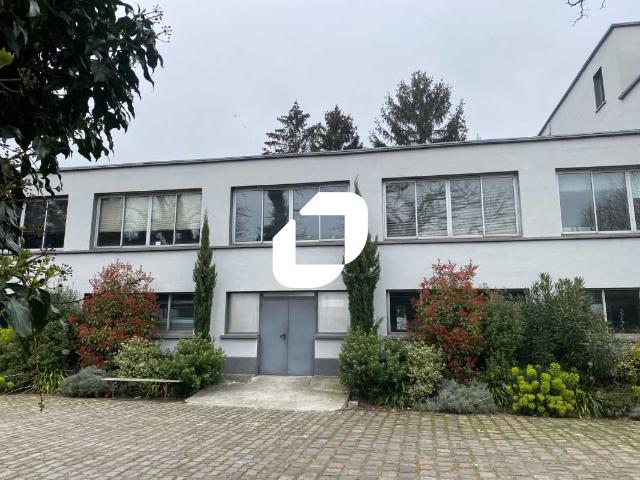 Local Commercial location à Nanterre, Gennevilliers