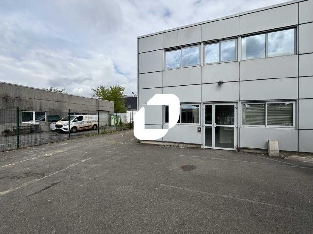 Local Commercial location à Évry, Grigny