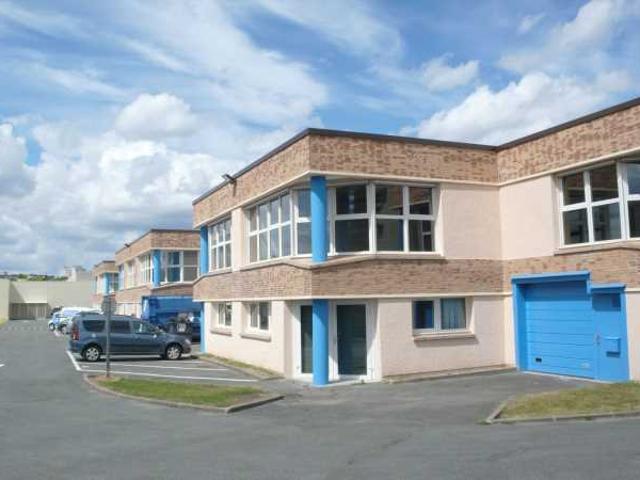 Local Commercial location à L'Haÿ-les-Roses, Ivry-sur-seine