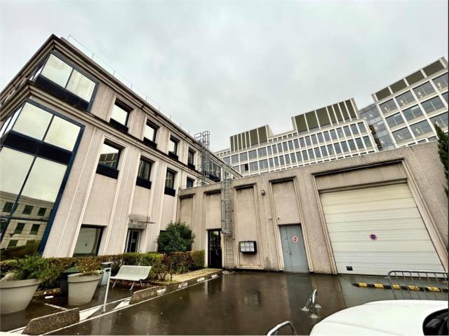 Local Commercial location à France métropolitaine, Saint-denis