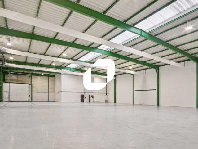Local Commercial location à Meaux, Le Mesnil-amelot