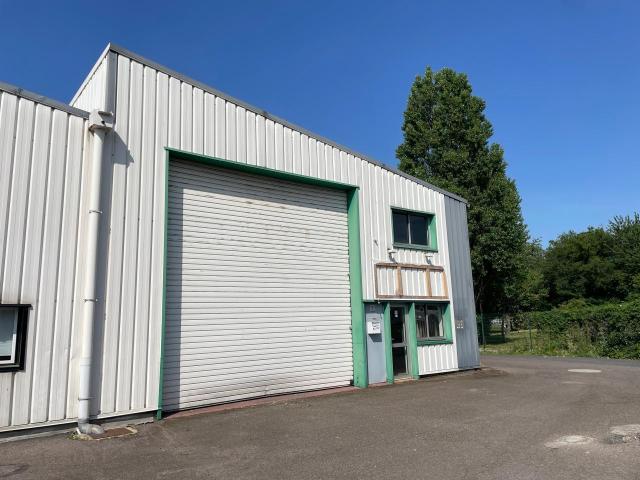 Local Commercial location à Rouen, Le Petit-quevilly