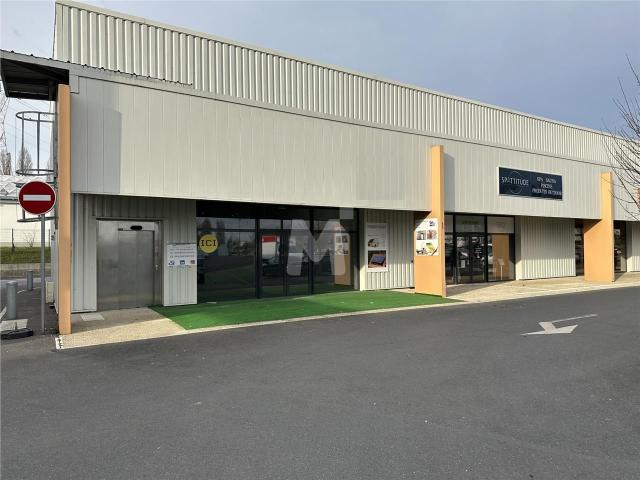 Local Commercial location à Palaiseau, Les Ulis
