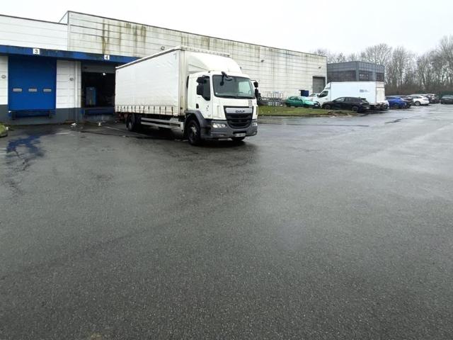 Local Commercial location à Lille, Lesquin