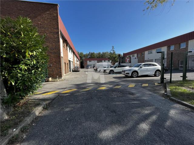 Local Commercial location à Évry, Lisses