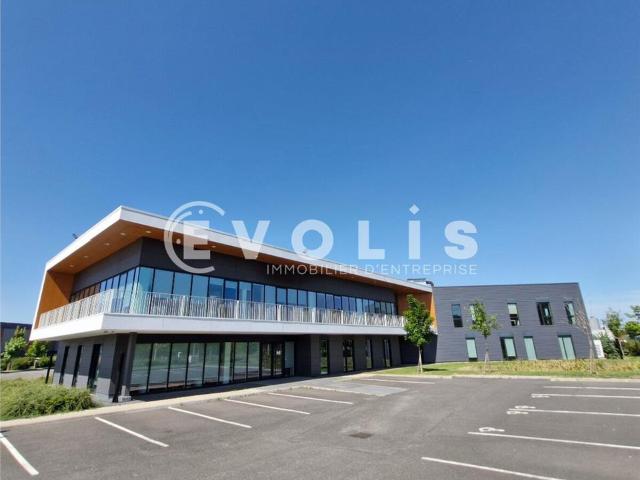 Local Commercial location à Évry, Lisses