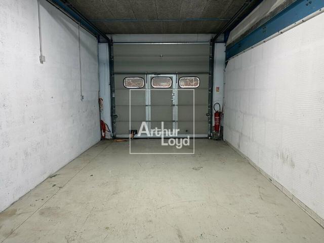 Local Commercial location à Villabé, Essonne