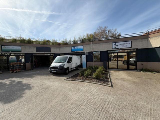 Local Commercial location à Palaiseau, Massy