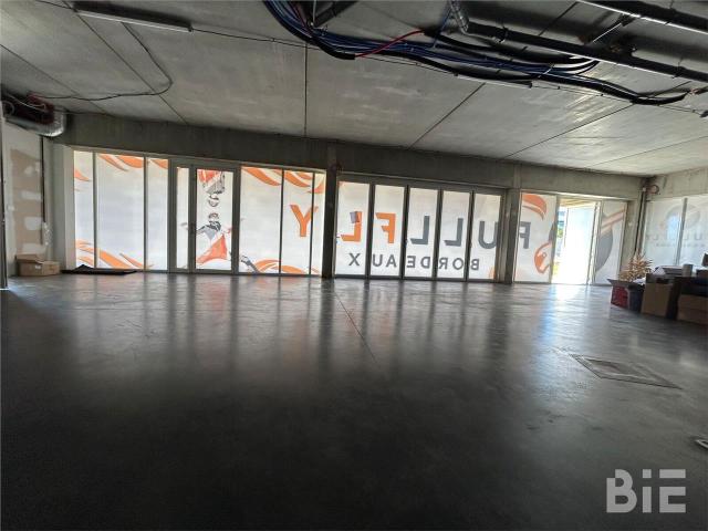 Local Commercial location à Bordeaux, Mérignac