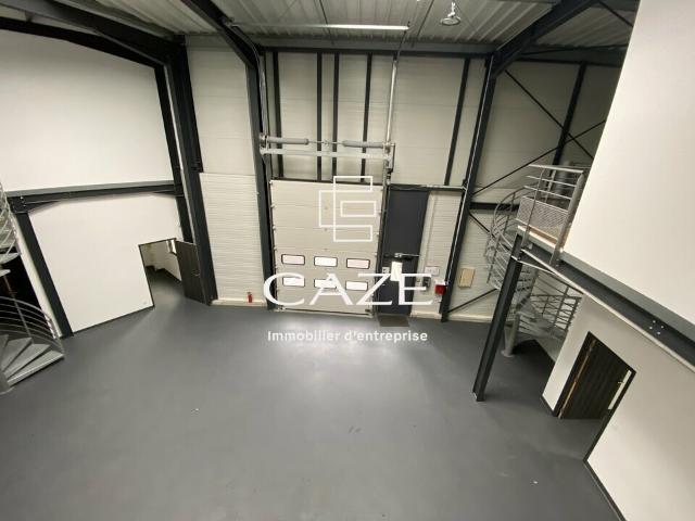 Local Commercial location à Bordeaux, Mérignac
