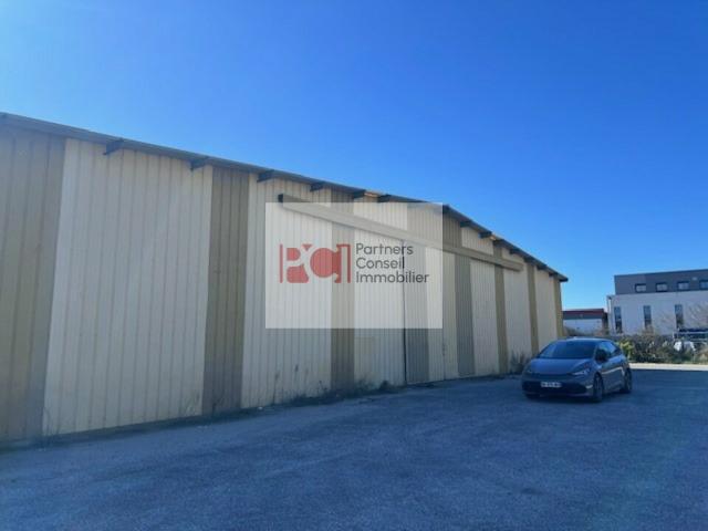Local Commercial location à Nîmes