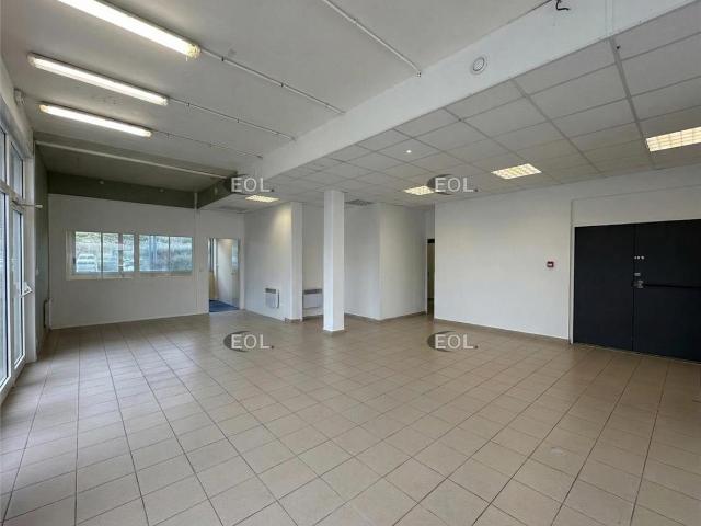 Local Commercial location à Palaiseau