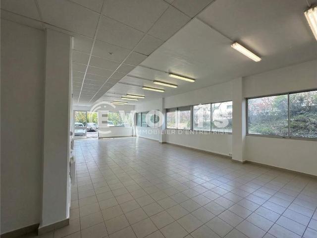 Local Commercial location à Palaiseau