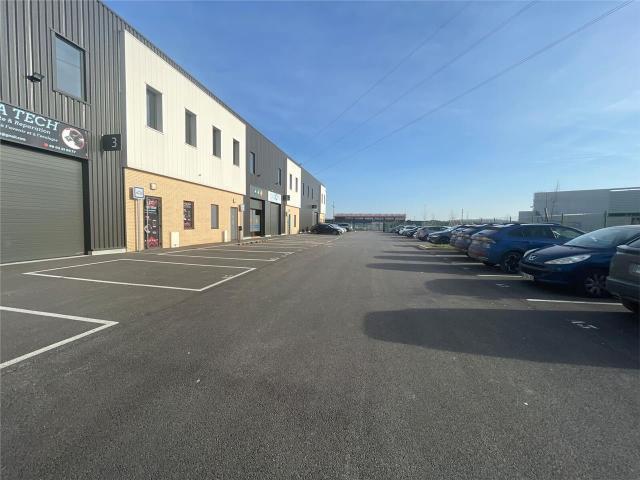 Local Commercial location à Pontoise, Persan