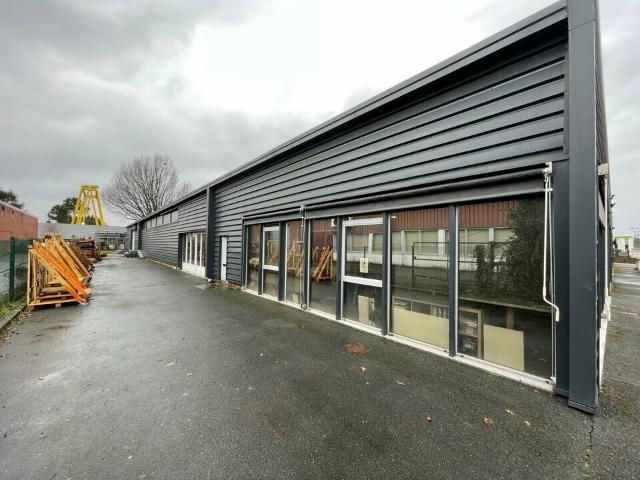 Local Commercial location à Bordeaux, Pessac