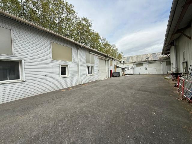 Local Commercial location à Saint-Denis, Saint-denis
