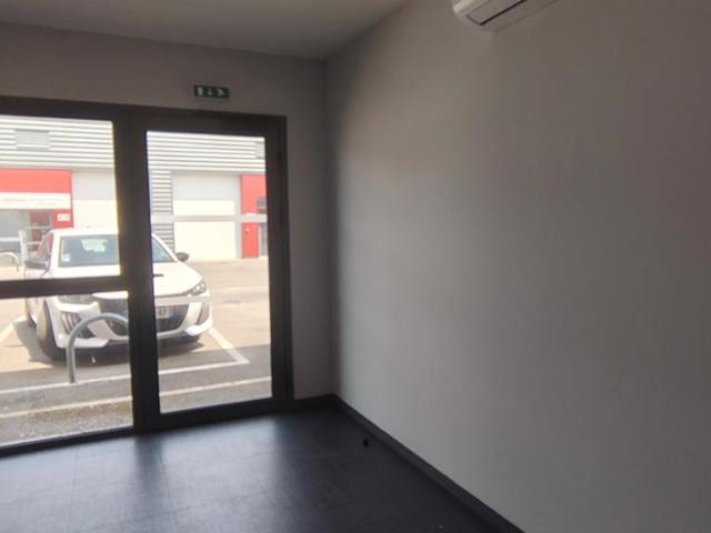 Local Commercial location à Toulouse, Plaisance-du-touch