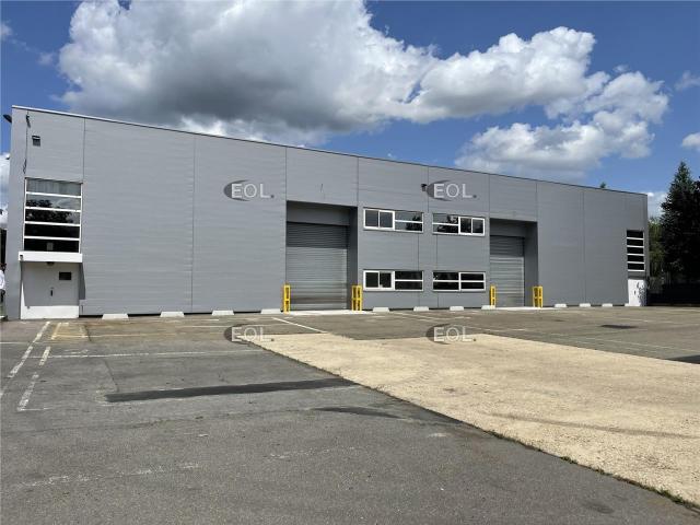 Local Commercial location à Poissy, Noailles