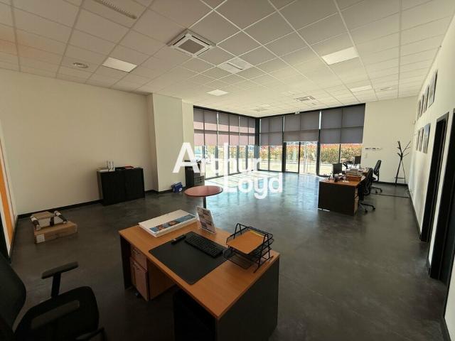 Local Commercial location à Arrondissement de Draguignan, Fréjus