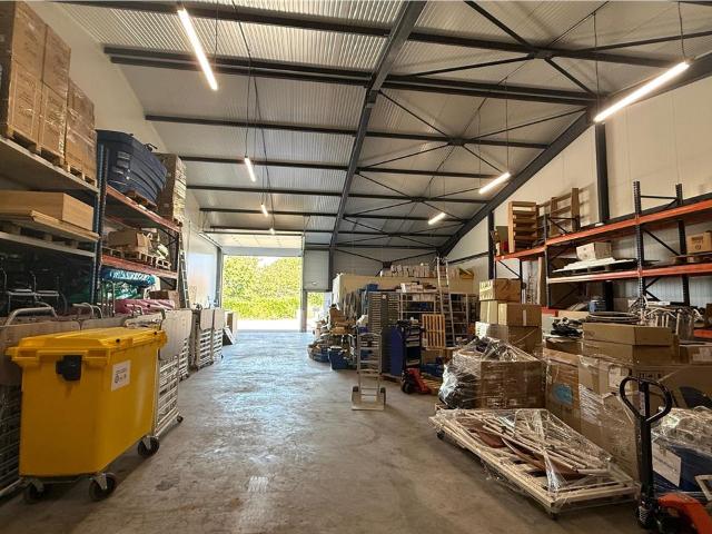 Local Commercial location à Bourg-en-Bresse, Saint-denis-lès-bourg